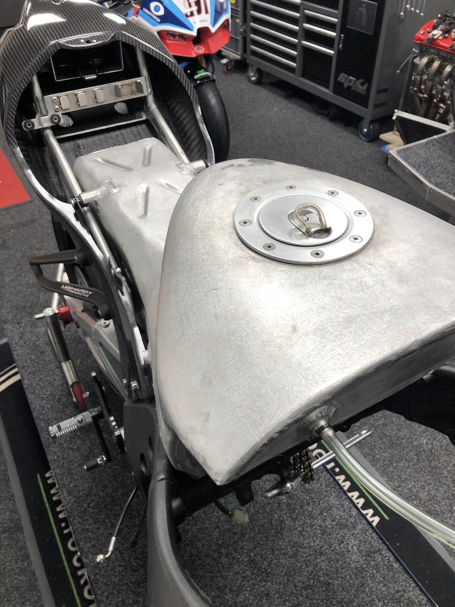 SOLD – SOLD – SOLD 2021 Kawasaki ZX10RR Parts – 24 Litre TT / Endurance Tank , Variable stacks, ECU Communicator/Adapter 🔴SOLD🔴