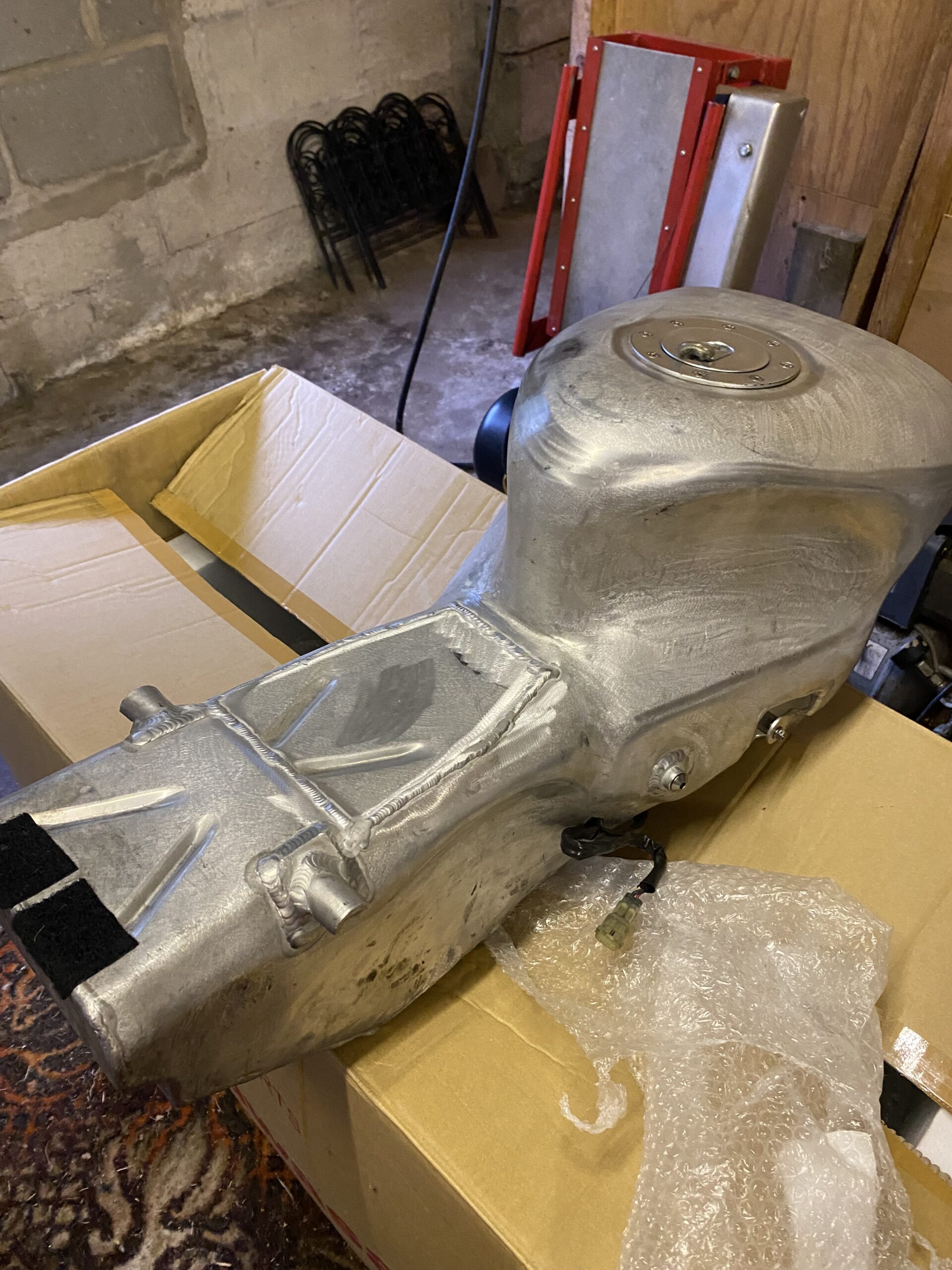 SOLD – SOLD – SOLD 2021 Kawasaki ZX10RR Parts – 24 Litre TT / Endurance Tank , Variable stacks, ECU Communicator/Adapter 🔴SOLD🔴