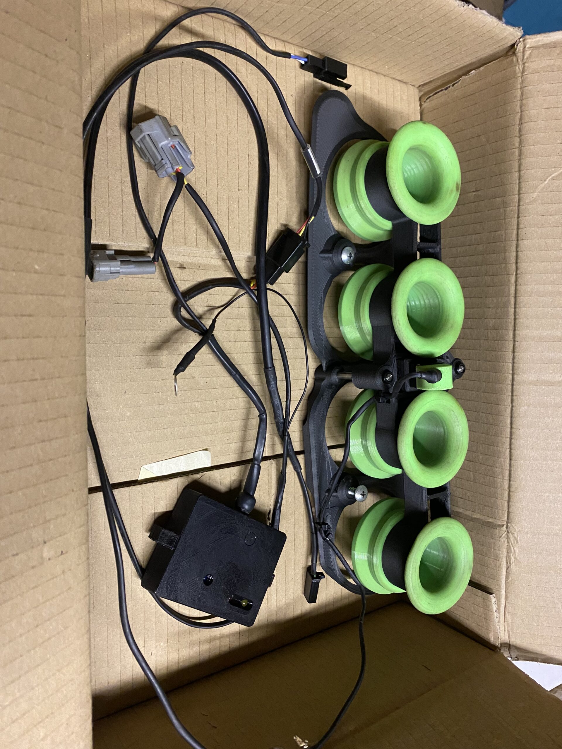 SOLD – SOLD – SOLD 2021 Kawasaki ZX10RR Parts – 24 Litre TT / Endurance Tank , Variable stacks, ECU Communicator/Adapter 🔴SOLD🔴