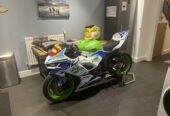 Kawasaki Zx6r track/ race bike