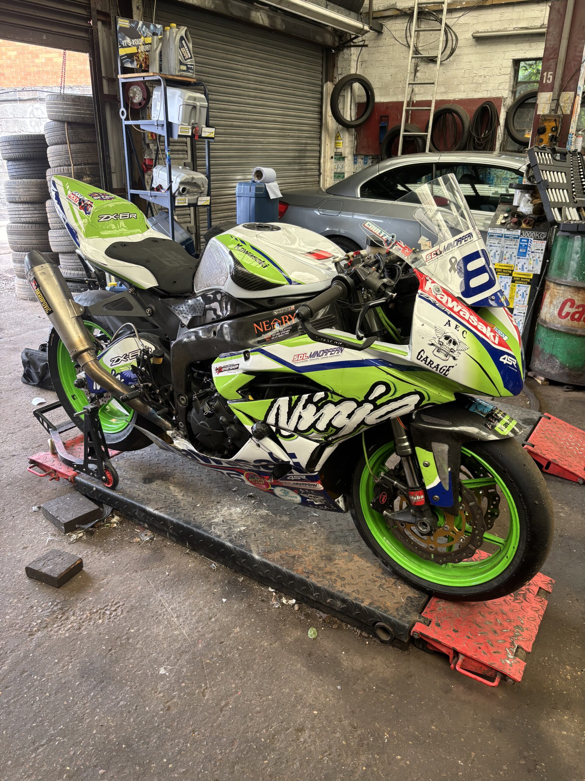 Kawasaki zx6 2010 race bike