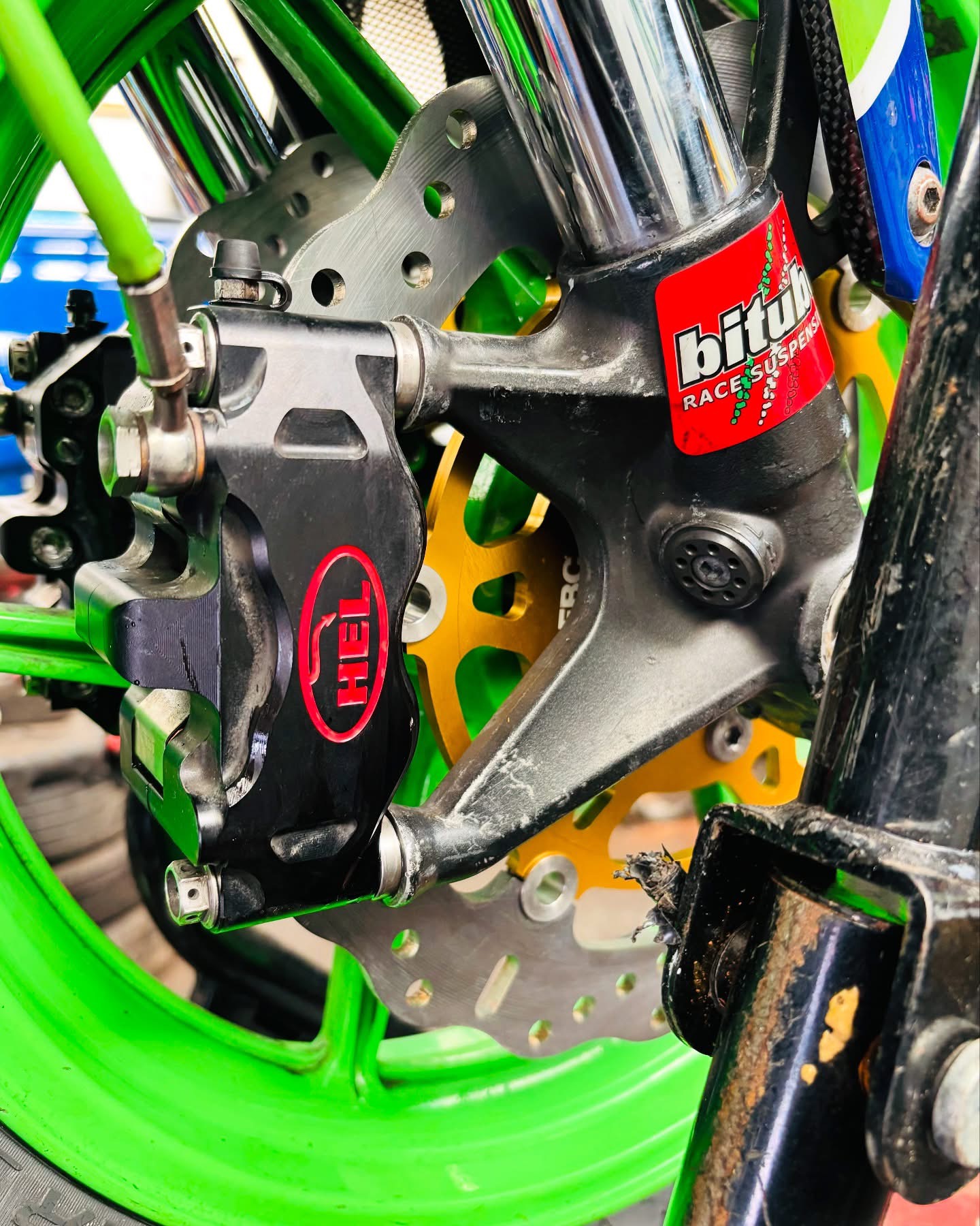 Kawasaki zx6 2010 race bike