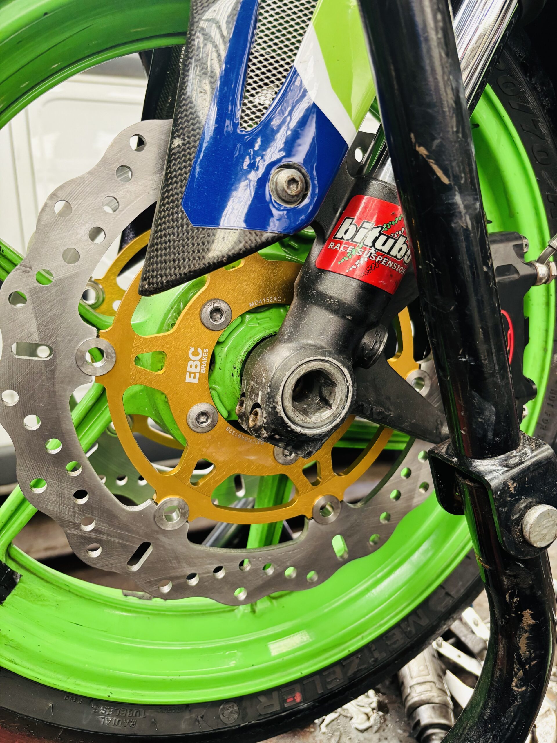 Kawasaki zx6 2010 race bike