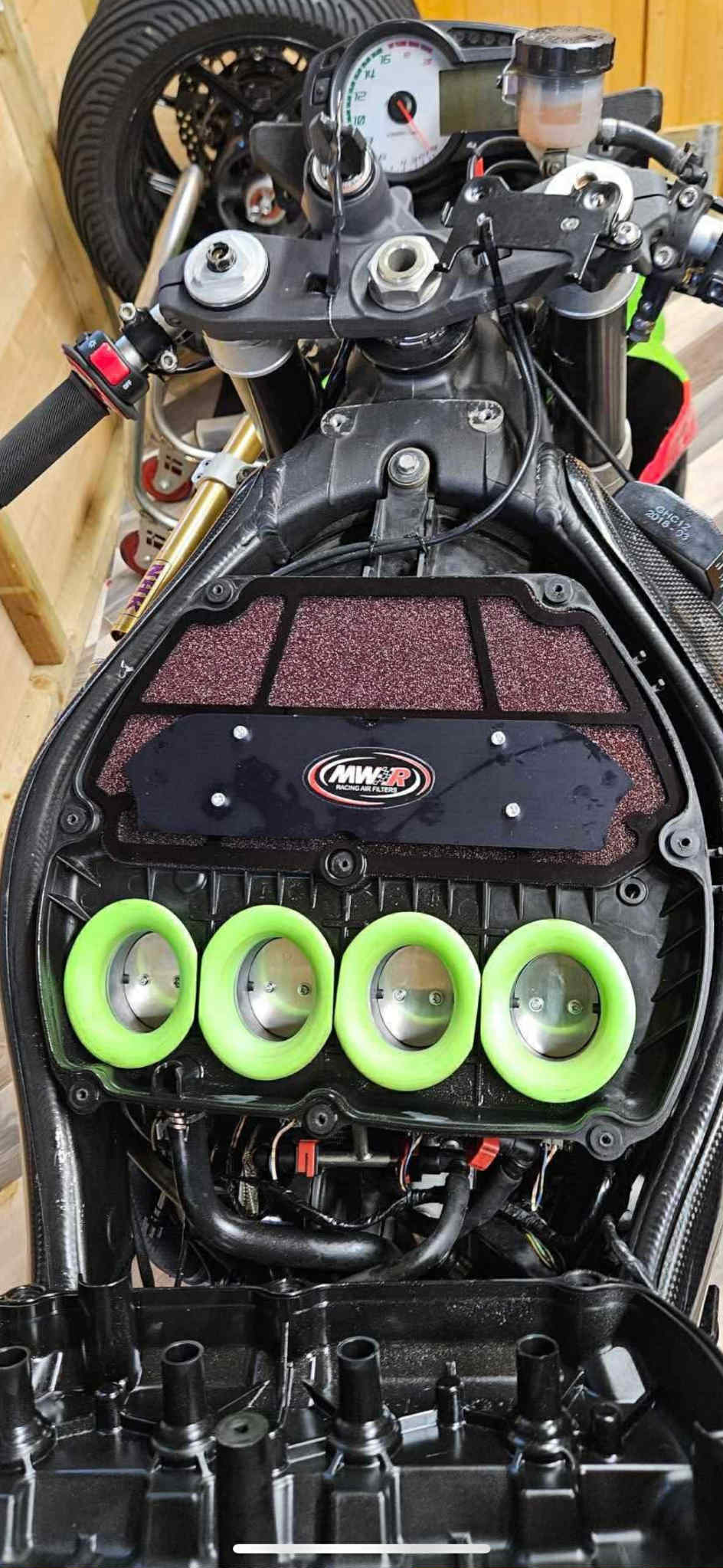 Kawasaki zx6 2010 race bike